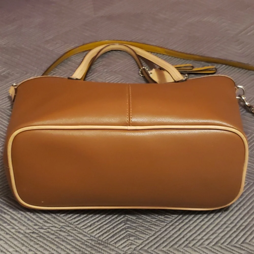 Coach brown and tan leather satchel for women - Picture 7 of 10